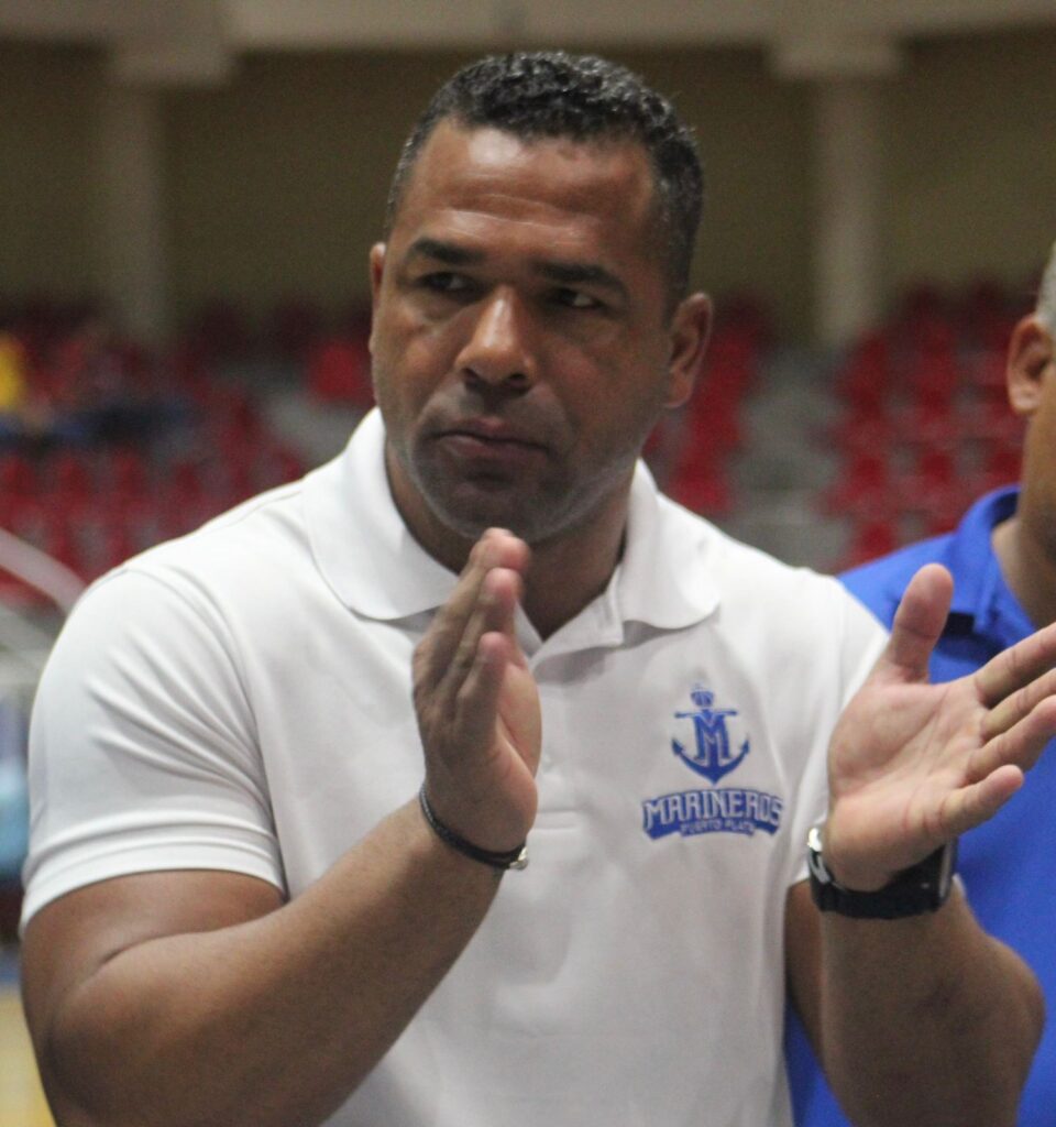 Marineros anuncian a Júnior García como dirigente interino