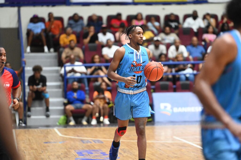 Jassel Pérez anota 28 y Titanes se colocan a un triunfo de la final