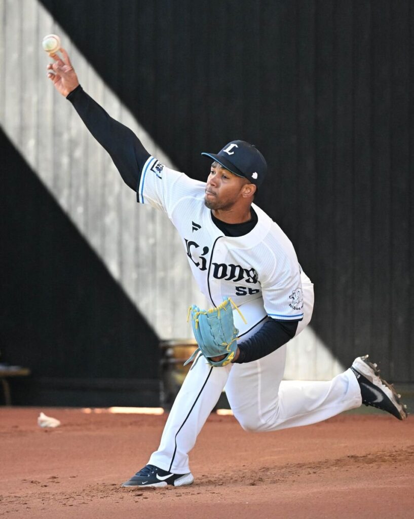 Emmanuel Ramírez, dominicano 170 que debuta en Japón