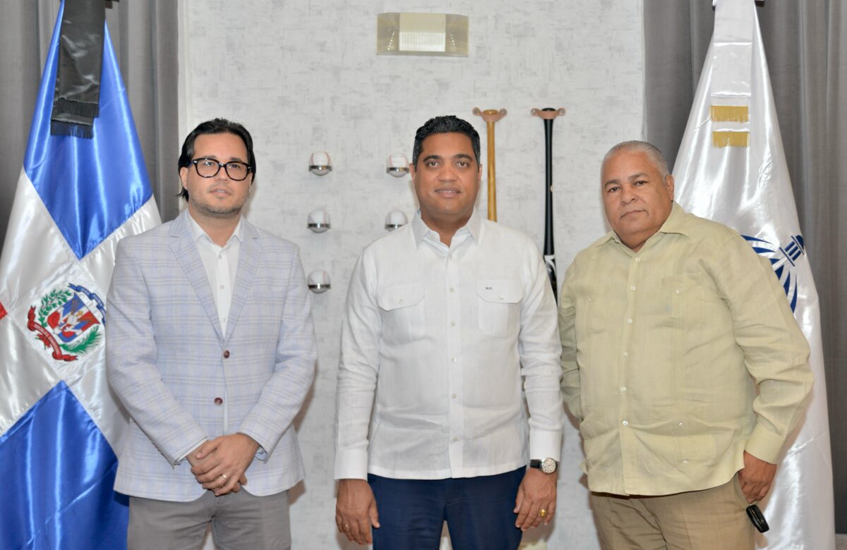 Ministro Cruz valora apoyo de Seaboard a eventos deportivos y crónica