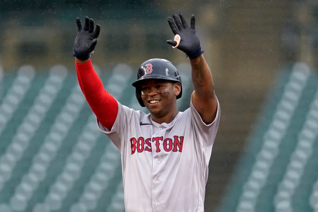Este logro lo coloca al dominicano Rafael Devers en una élite junto a Ortiz, quien alcanzó esta marca en en la estación de 2007, y Williams, quien lo hizo en nueve ocasiones durante su impresionante carrera.
