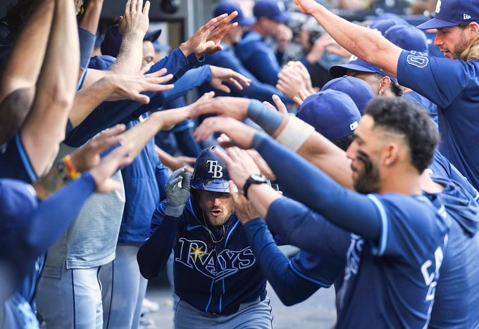 Josh Lowe conecta jonrón en su regreso y Rays derrotan a Azulejos