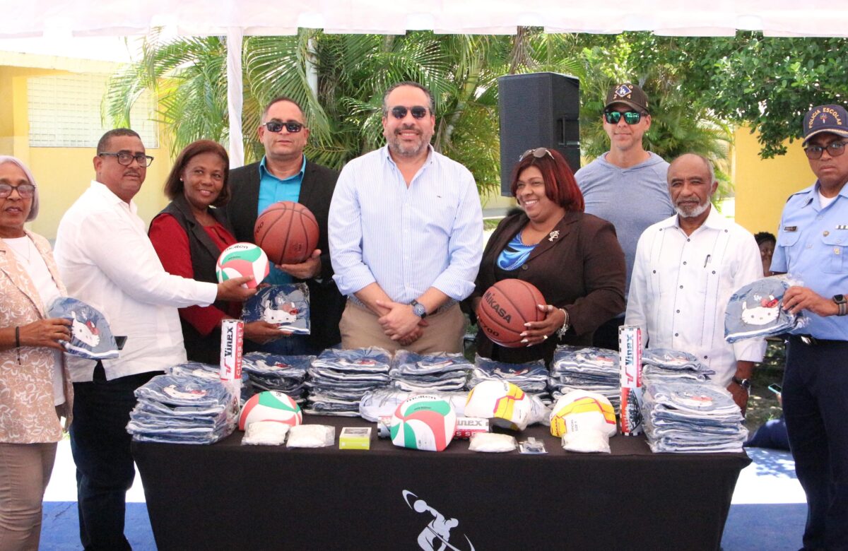 INEFI y los Dodgers remodelan canchas escolares en Guerra