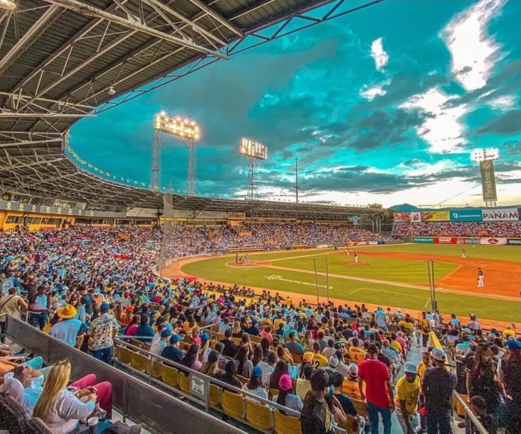 Estadio Cibao abre sus puertas a la Liga Nacional de Béisbol