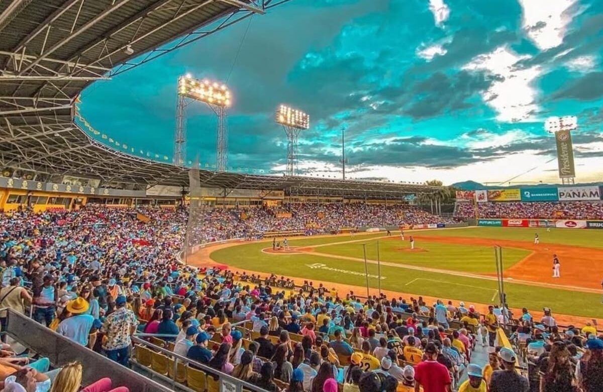 Águilas Cibaeñas apoyan a los Rieleros de Santiago