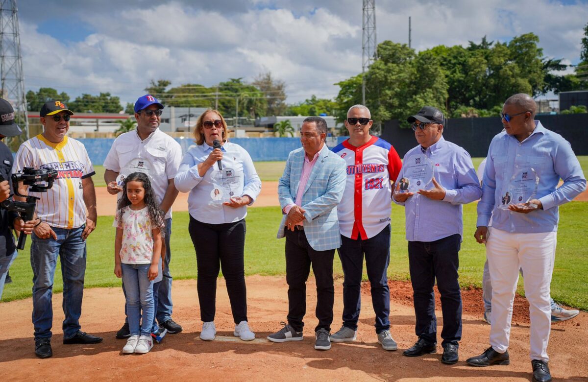Herrera y Santo Domingo Este van en la cima de la LNBP