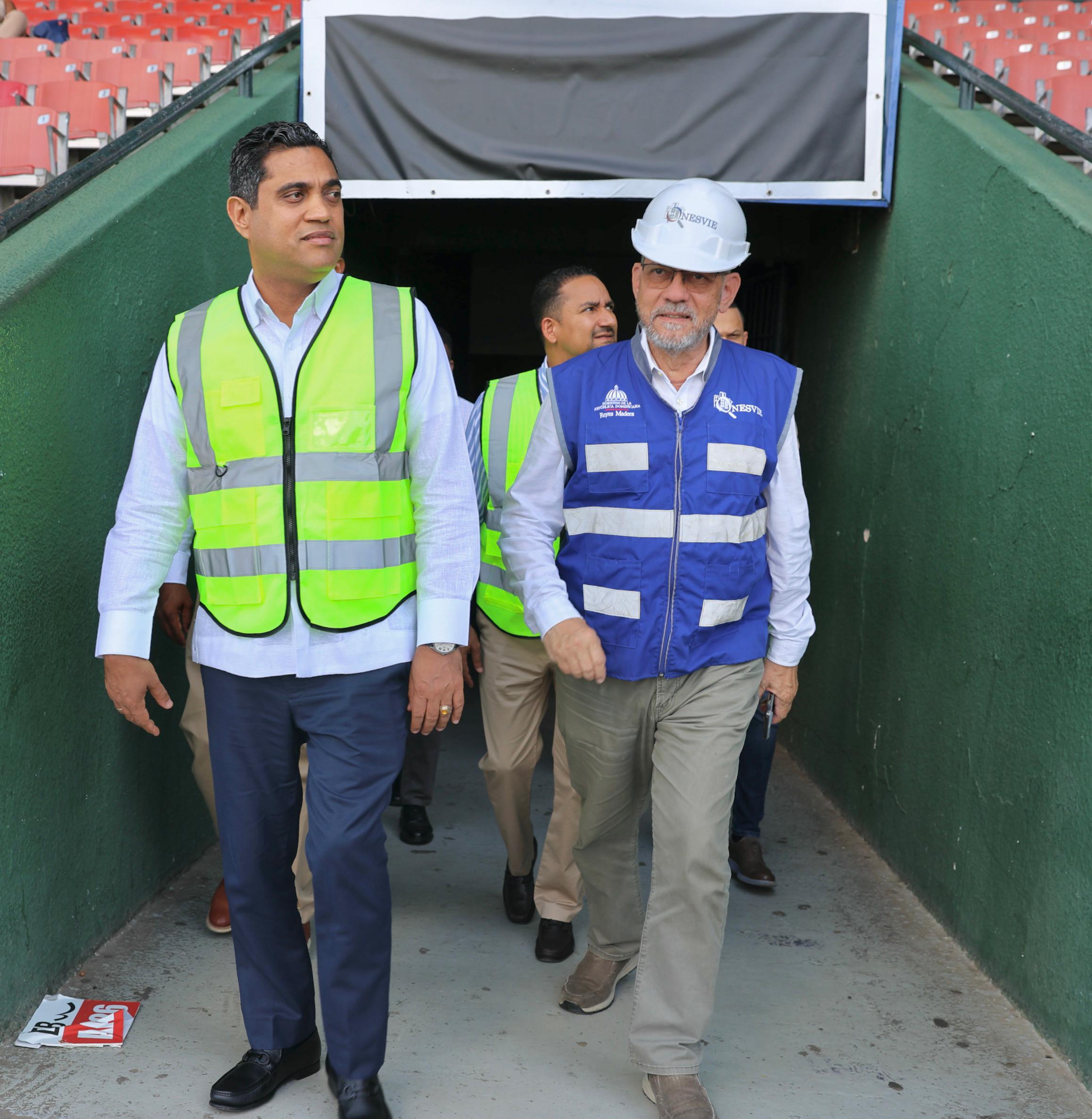 Kelvin Cruz y director de Onesvie evaluarán todas las instalaciones deportivas del país