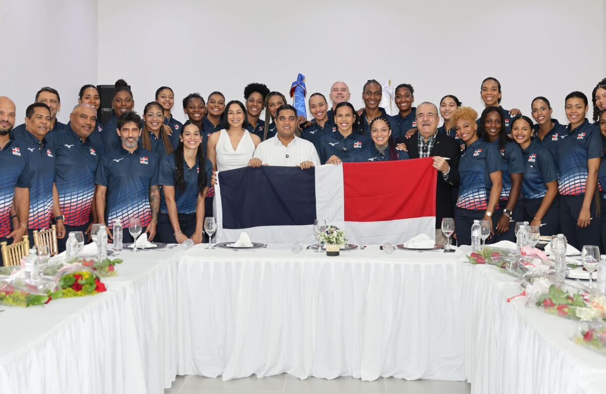 Reinas del Caribe y Cristóbal Marte valoran apoyo del ministro Kelvin Cruz a los atletas