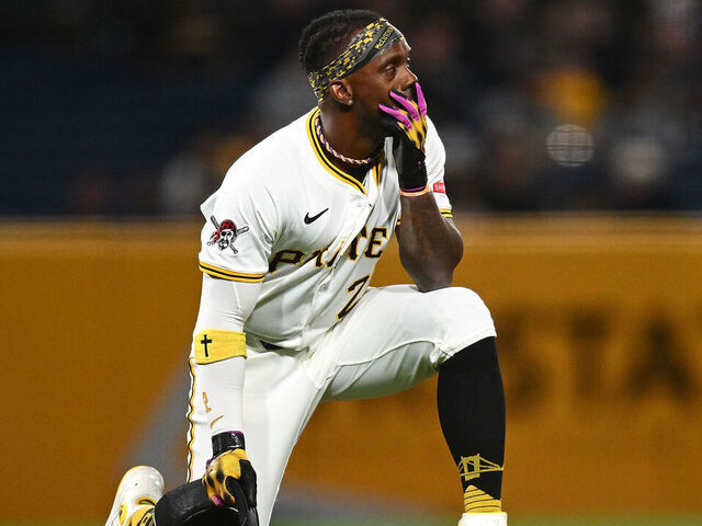 Fanático cayó del muro Clemente de 21 pies en el PNC Park durante un juego de los Piratas