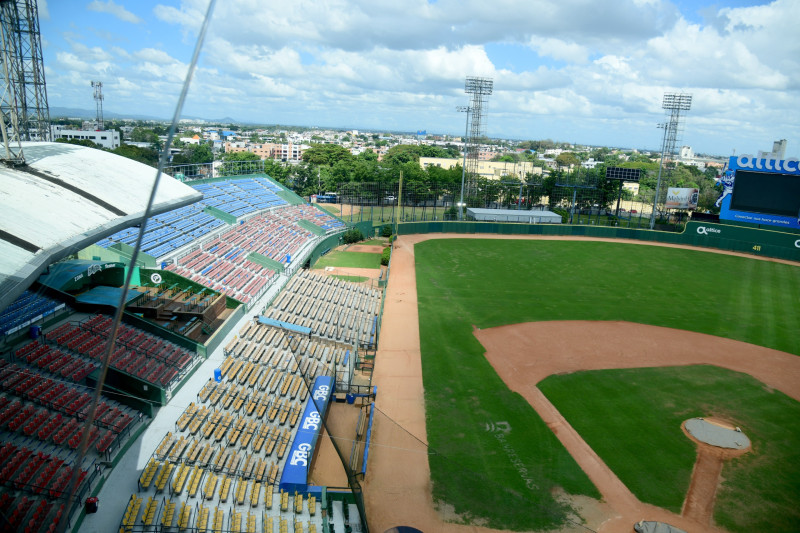 Abinader crea comisión para evaluar la construcción de moderno estadio de béisbol