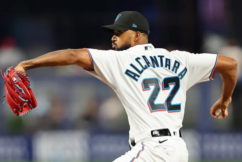 Sandy Alcántara sube esta noche a la lomita