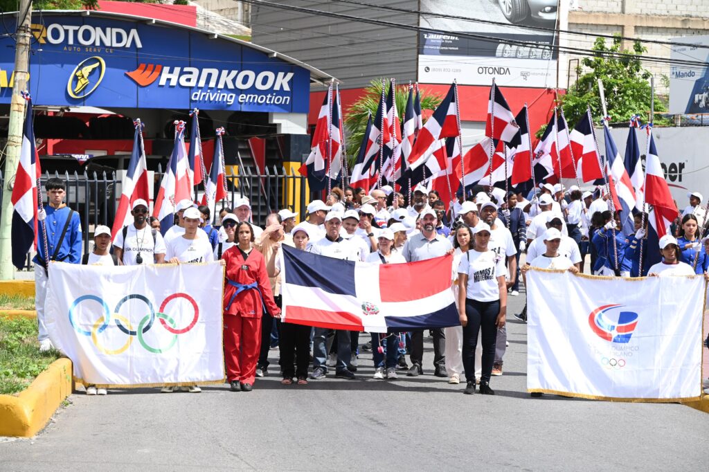 Garibaldy Bautista resalta el poder del deporte en Día Olímpico La Romana