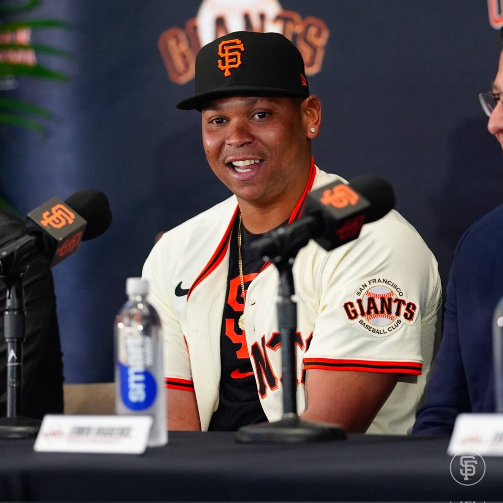 Rafael Devers está en la alineación de este martes de los Gigantes de San Francisco
