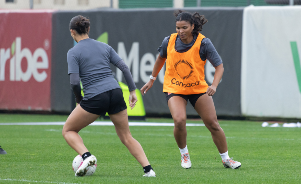 Selección dominicana femenina encara dos partidos ante México en presente Ventana FIFA