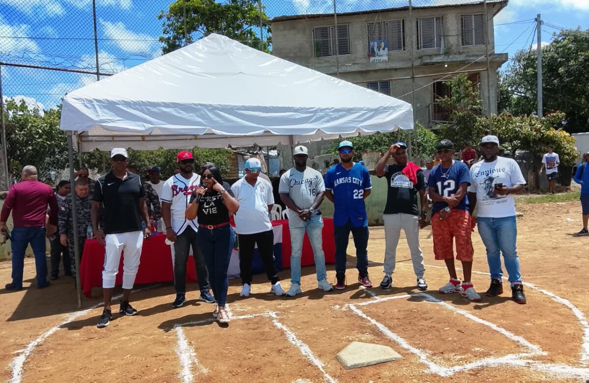 Delegación de béisbol de Santo Domingo Oeste puso en marcha torneos U10 y U14