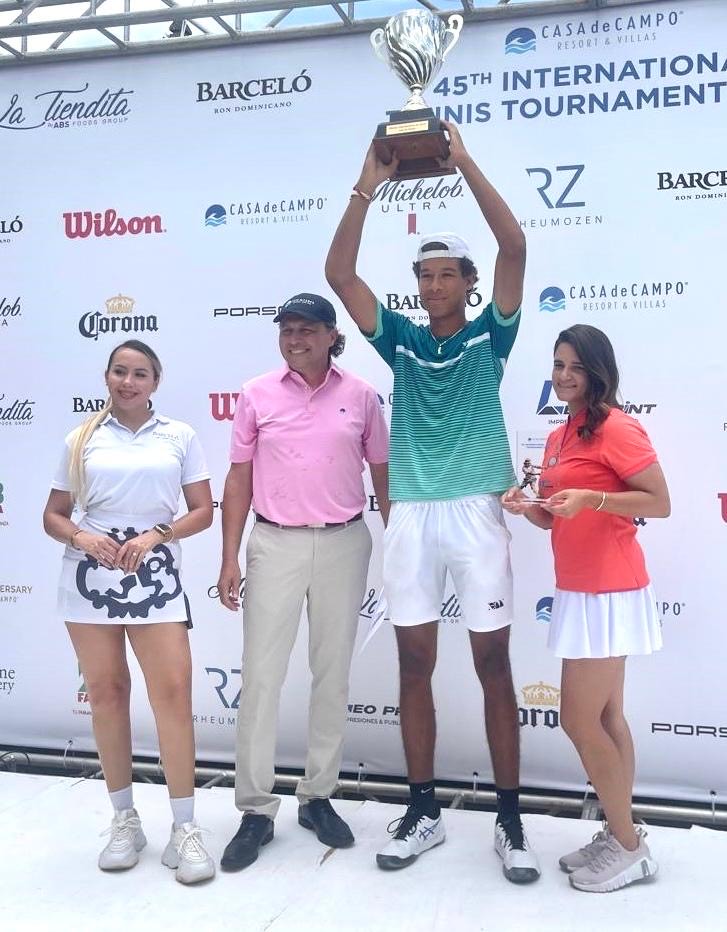 Enmanuel Muñoz Veras conquista el 45 torneo internacional de tenis de Casa de Campo