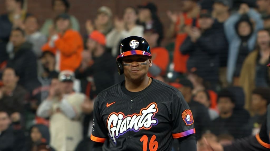 Rafael Devers podría cubrir la inicial ante baja de Eldridge