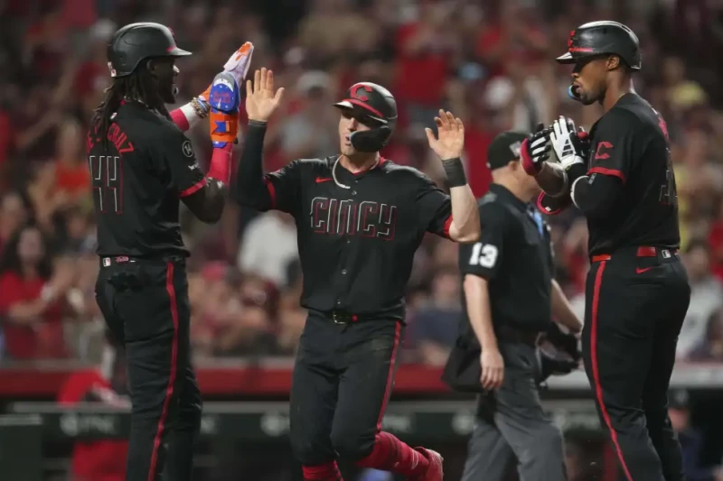 Rojos vencen a los Rays en un partido en el cual Elly De La Cruz conecta cuatro imparables