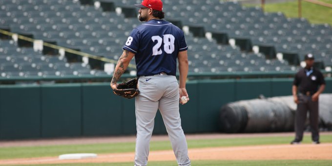 Mets suben al derecho Alex Carrillo