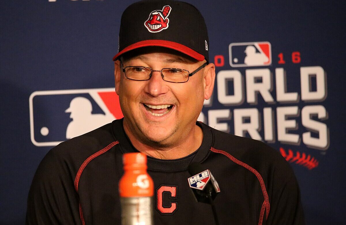 Francona alcanza las 2,000 victorias, siendo el 13er mánager en lograrlo.