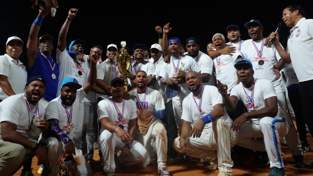 La UASD campeón del softbol superior gubernamental