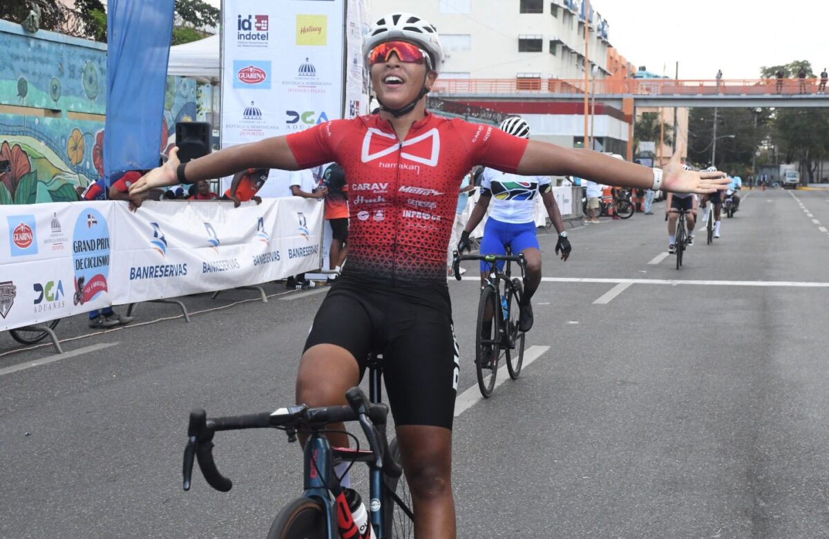 Flor Espiritusanto es la campeona nacional de ciclismo femenino