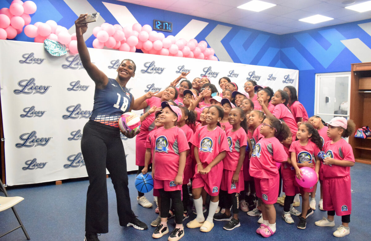Bethania De La Cruz engalana Licey Summer Camp