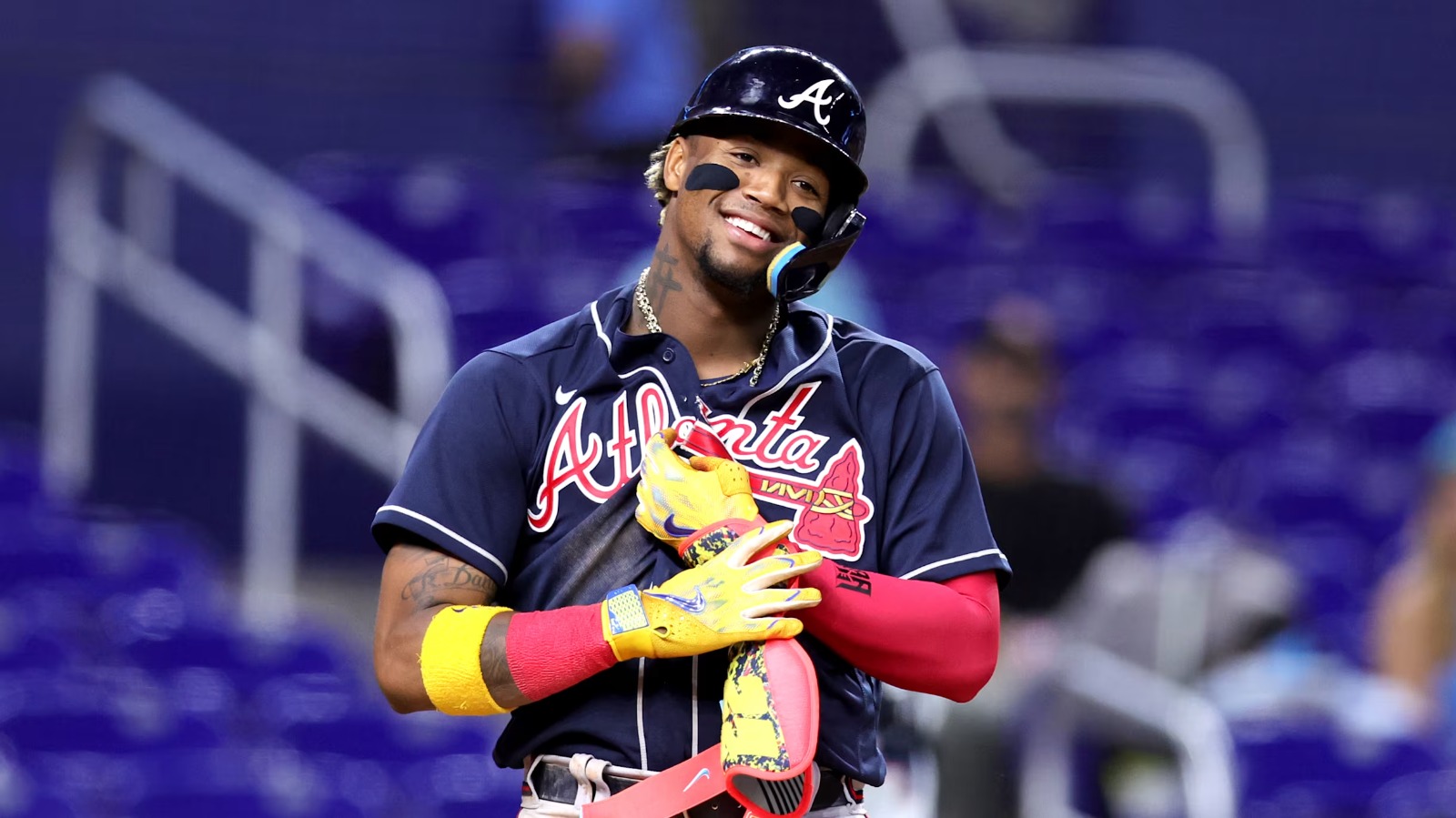Ronald Acuña Jr. regresa a la alineación tras molestias en la espalda