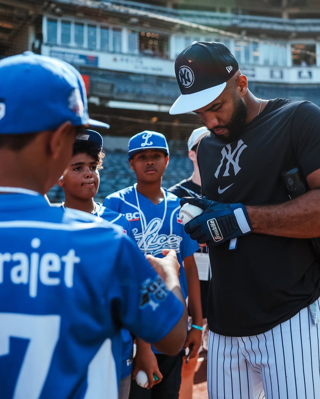 Academia Infantil Licey vive experiencia única en Yankee Stadium