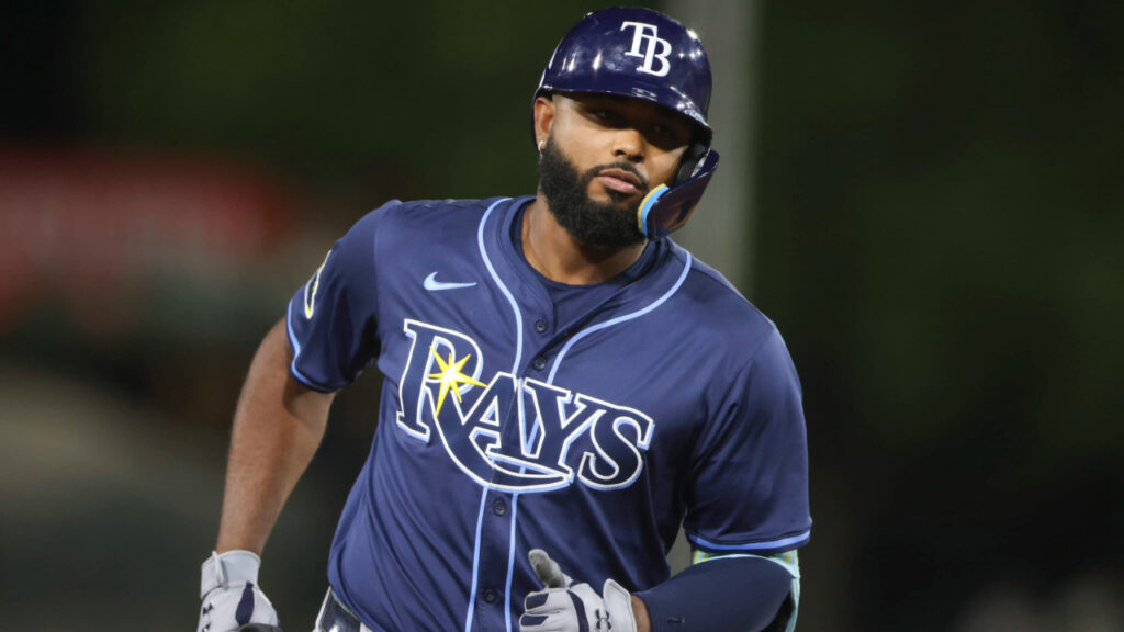 Junior Caminero celebrando un jonrón con los Rays de Tampa Bay