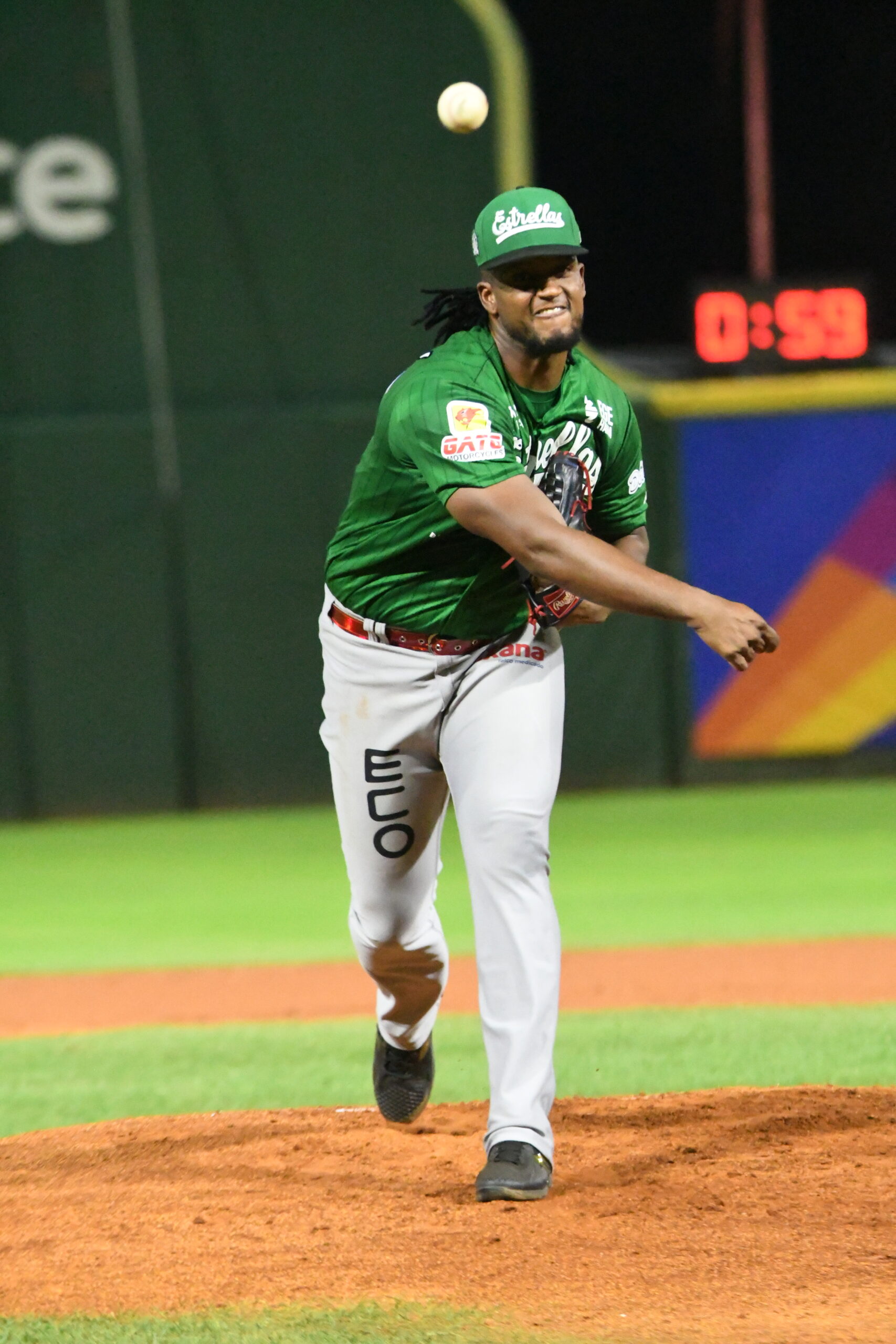 Donovan Solano da positivo al COVID-19 - CDN Deportes