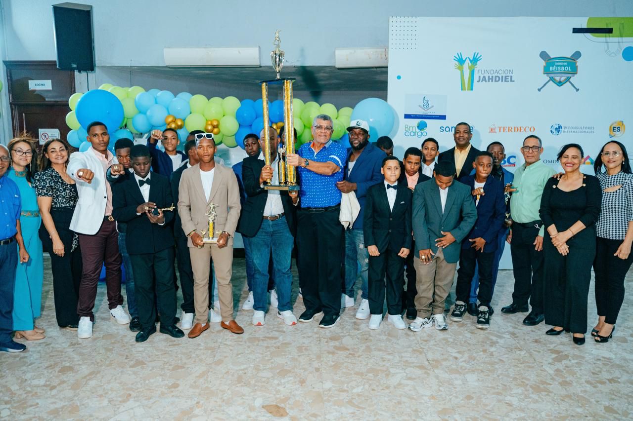 La Fundación Jahdiel conmemora la histórica premiación de su octavo torneo de béisbol.