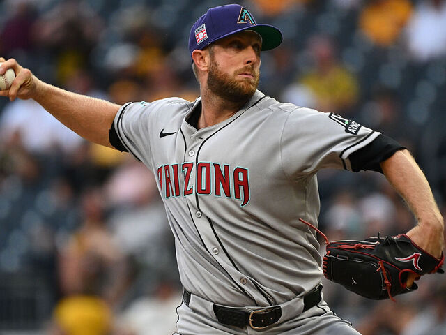 Los D-Backs se reúnen con Kelly con un contrato de 2 años y $40 millones