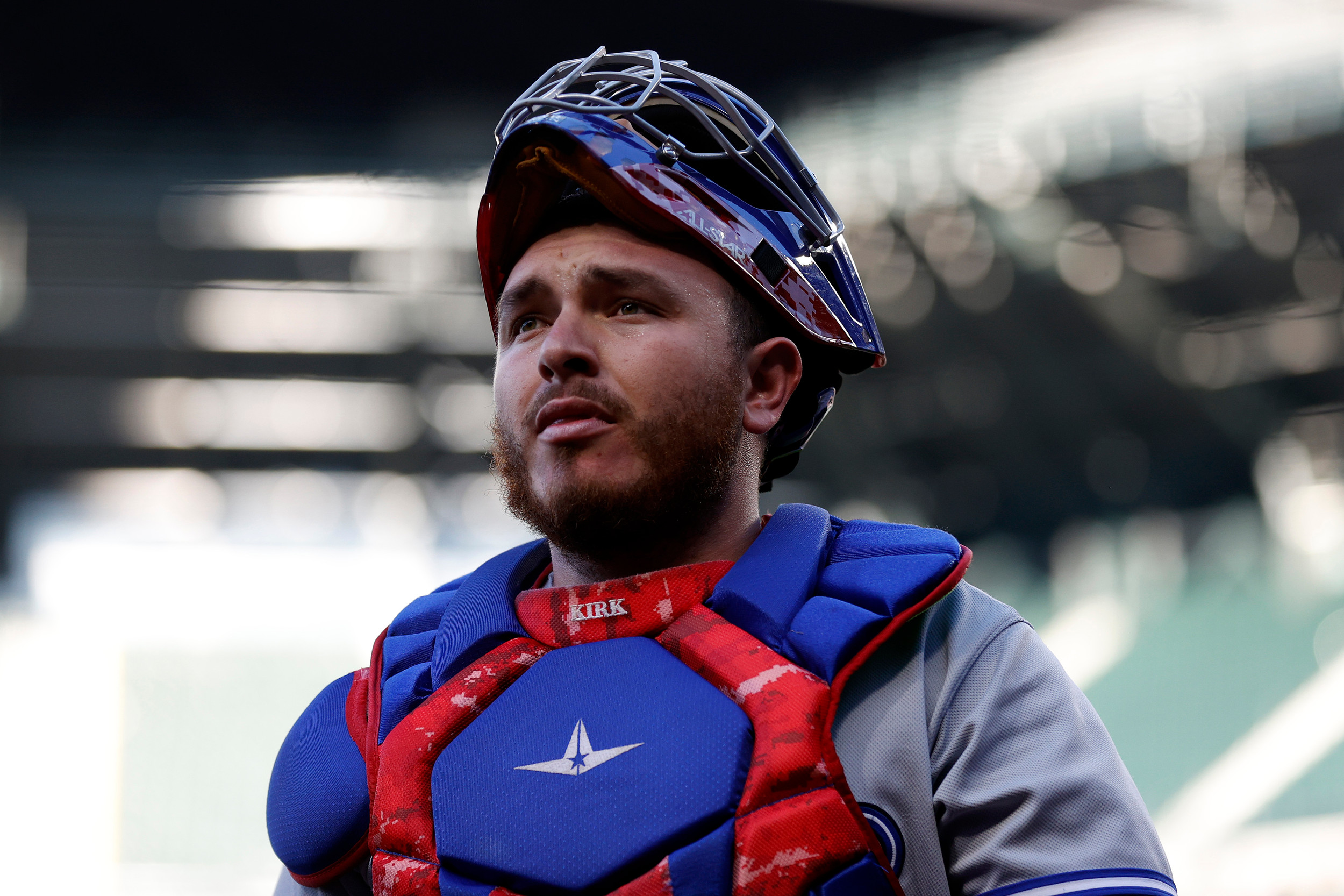 Alejandro Kirk estará fuera de acción por una fractura en el pulgar izquierdo