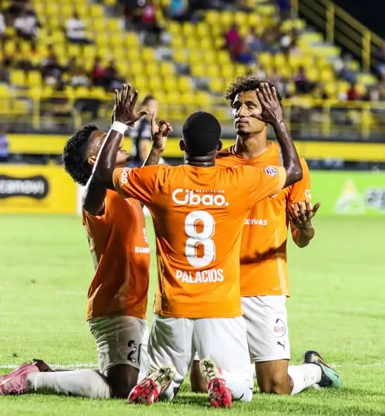 Cibao FC  remonta y empata 2-2 con Moca FC en la Liguilla