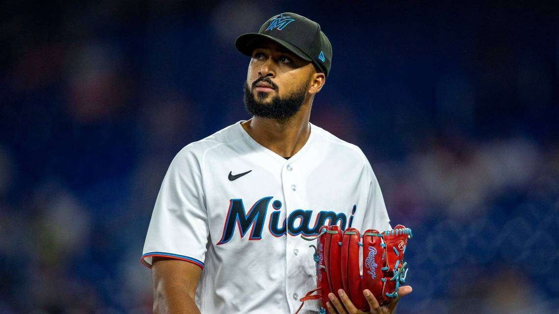 Sandy Alcántara obtiene segundo triunfo en línea