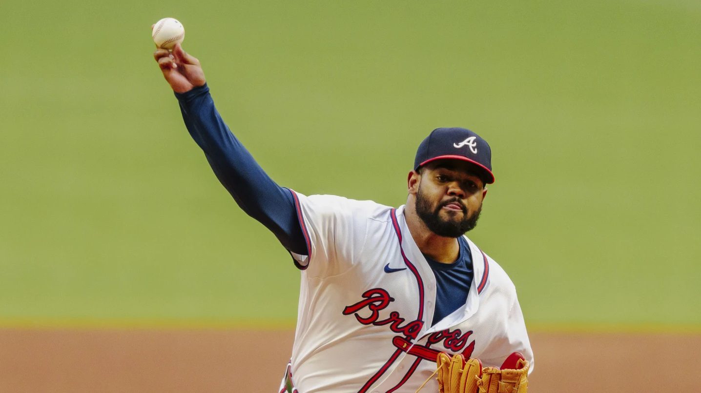 Reynaldo López busca su primera victoria de 2026 esta noche tras volver de cirugía en su hombro derecho