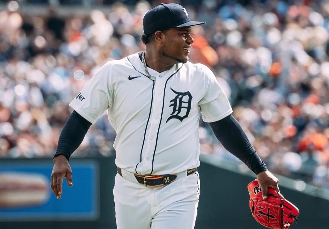 ¡Feliz! Framber Valdez logra maniatar la ofensiva de los Cardenales y obtiene su primera victoria de 2026