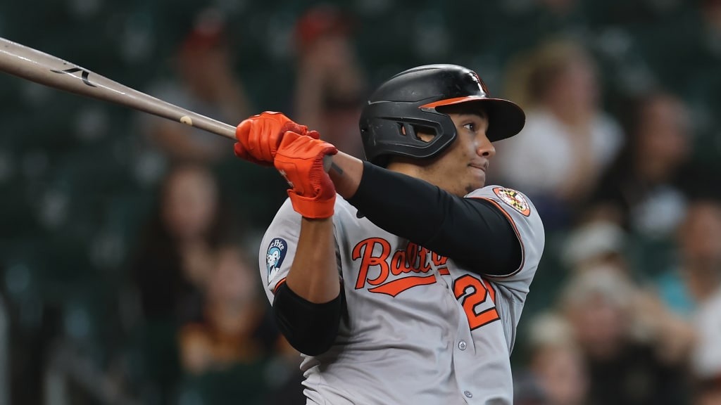 Samuel Basallo, lanza el primer desafío de la MLB contra un árbitro robótico que pone fin a un partido