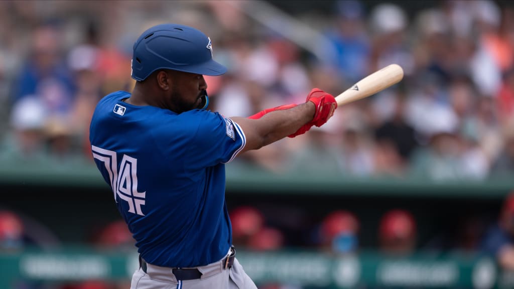 Blue Jays envían a Eloy Jiménez para asignación tras activar a Springer