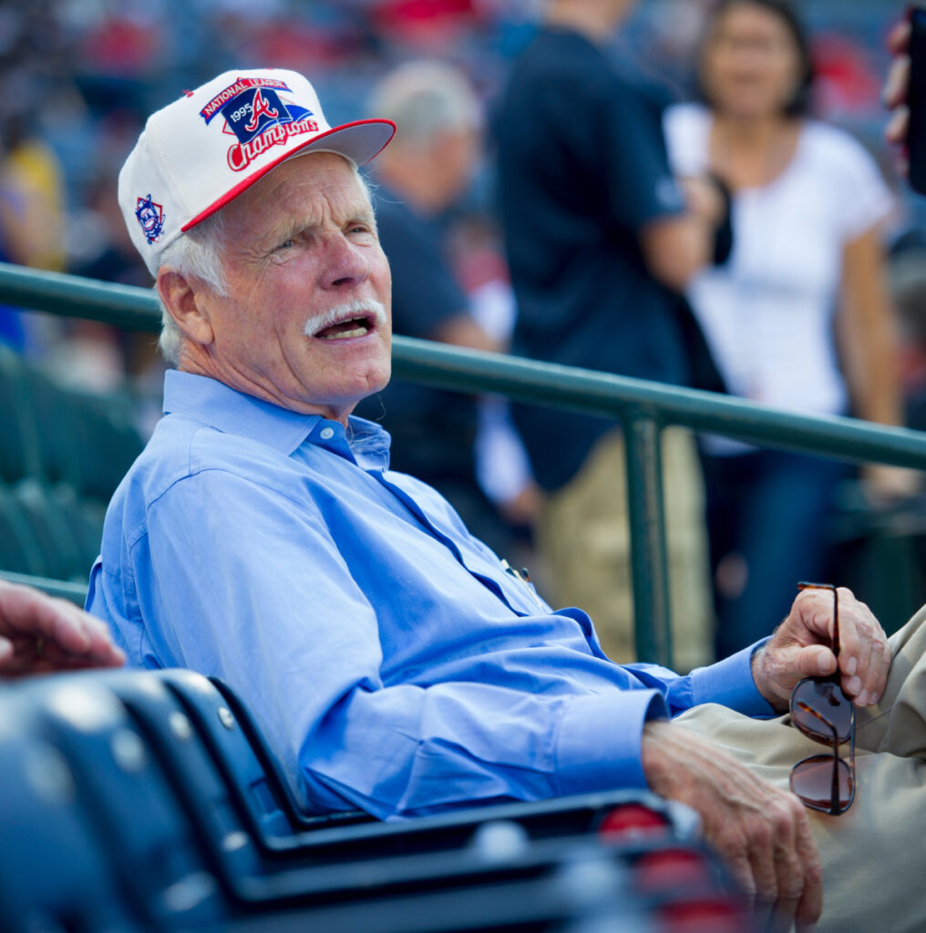 Ted Turner en estadio de los Braves durante su etapa como propietario.