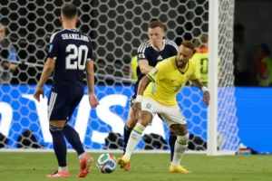 Brasil sonríe por partida doble: liderato y regreso de Neymar