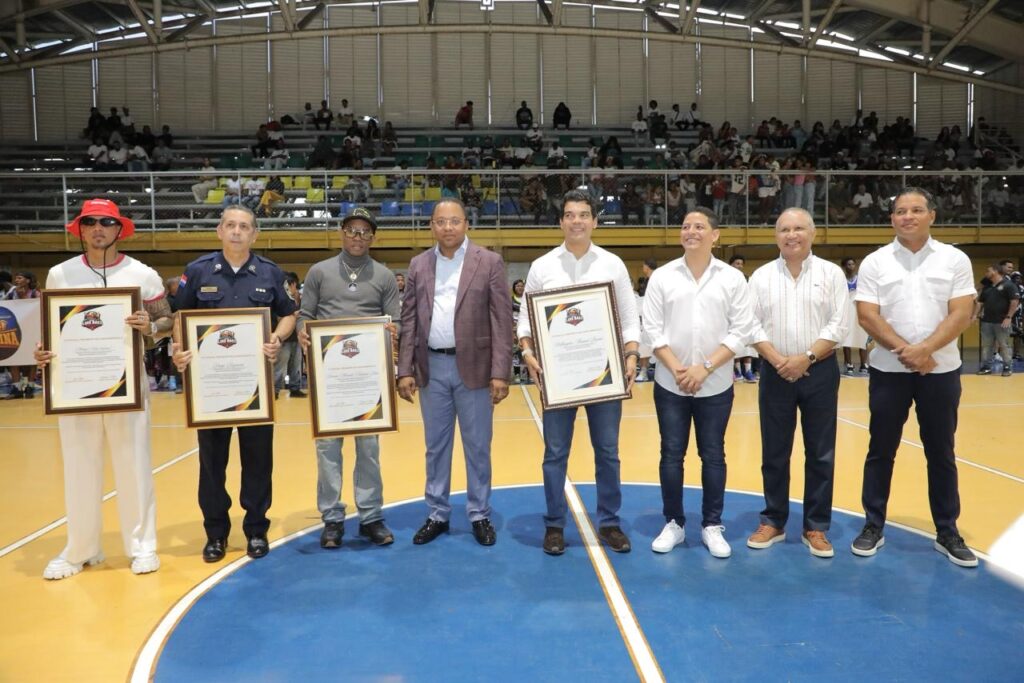 Inauguran la V Copa de Baloncesto Luis Báez con más de 500 jugadores en Peravia