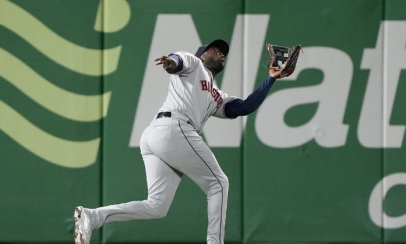 Yordan Álvarez jugará en los jardines por segundo partido seguido en la Serie Mundial