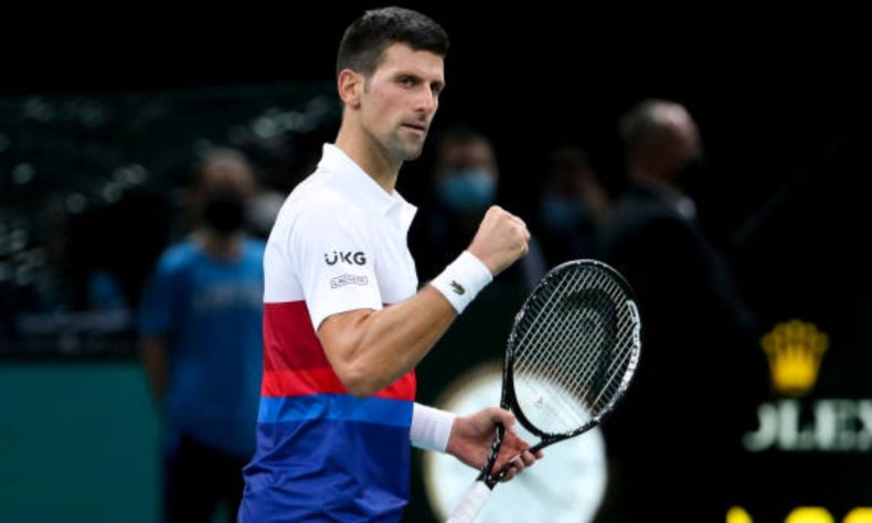 Djokovic no falla ante Fritz y estará en semifinales