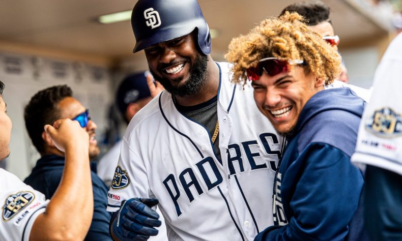 Padres barren a Cerveceros con el jonrón veinte del dominicano Franmil Reyes
