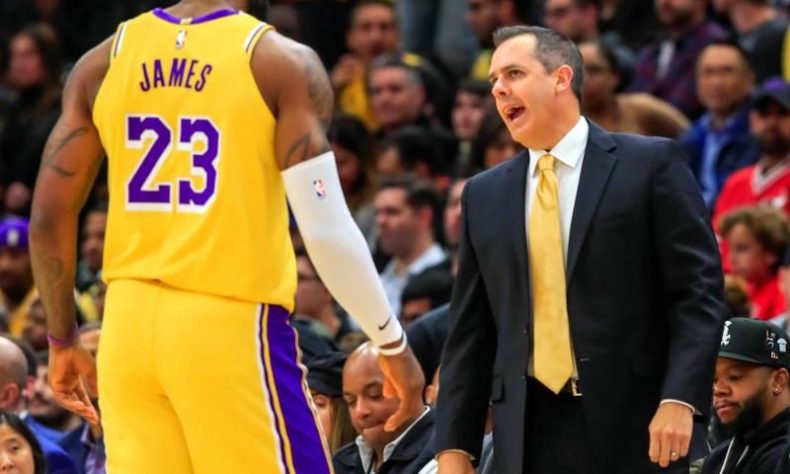 LeBron James vuelve a brillar y mantiene imparables a los Lakers sobre Spurs