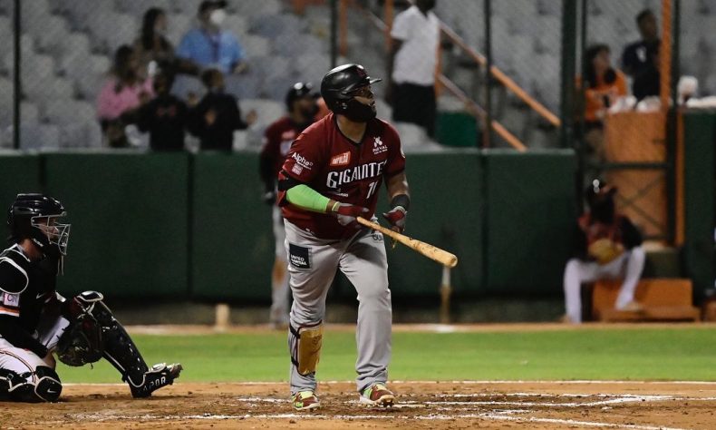 Juan Francisco pega H4 y Gigantes ganan 4to al hilo