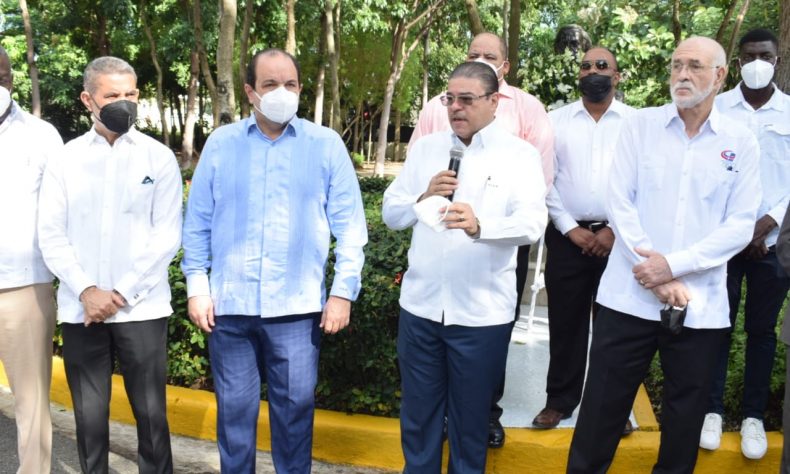 Ministro Camacho aboga por unidad en Día Nacional del Deporte