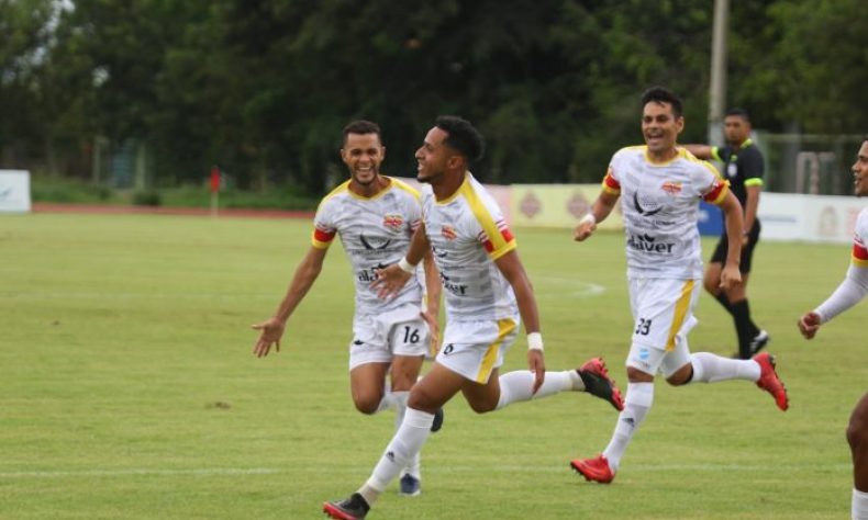 El Atlético Vega Real venció a Delfines del Este apoyados por goles de Starling Alba, José Jaquez y Mauro Gómez en partido correspondiente jornada 14.